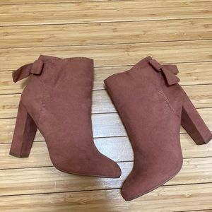 Pink velvet heeled booties